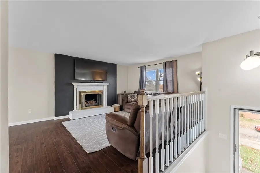 219 Columbia Dr, Center, PA 15001 - Image #2