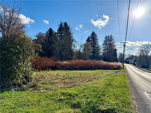 311 W Cooper St, Slippery Rock Boro, PA 16057