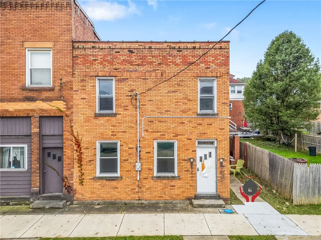 1205 Lawrence Ave, Ellwood City, PA 16117 - Image #1