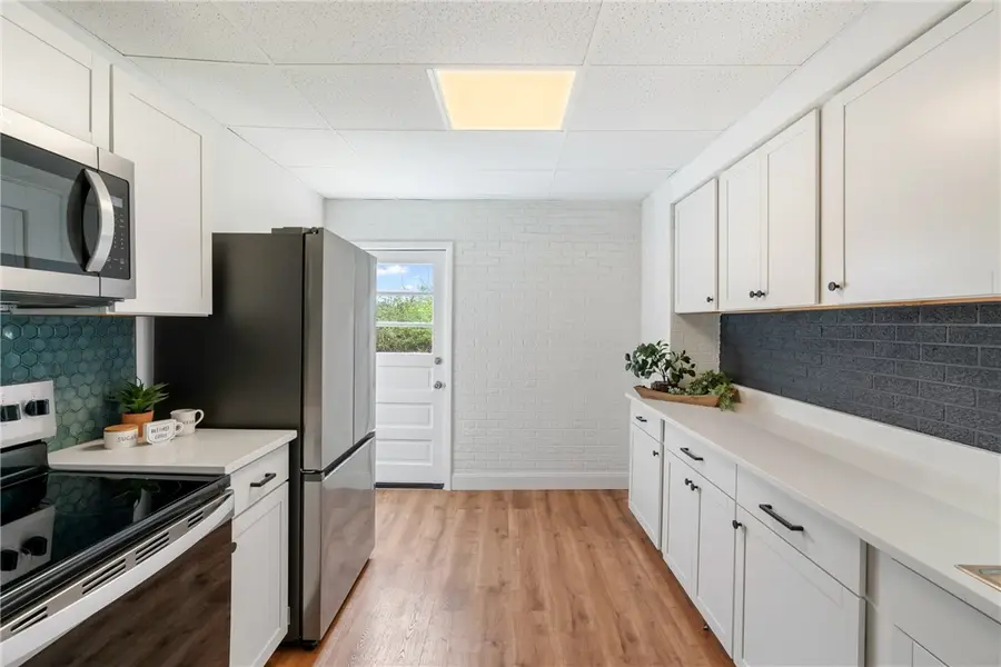 702 E 19th Ave, Munhall, PA 15120 - Image #2