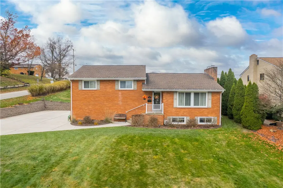 4954 Parkvue Dr, Whitehall, PA 15236 - Image #1