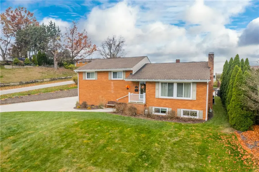 4954 Parkvue Dr, Whitehall, PA 15236 - Image #3