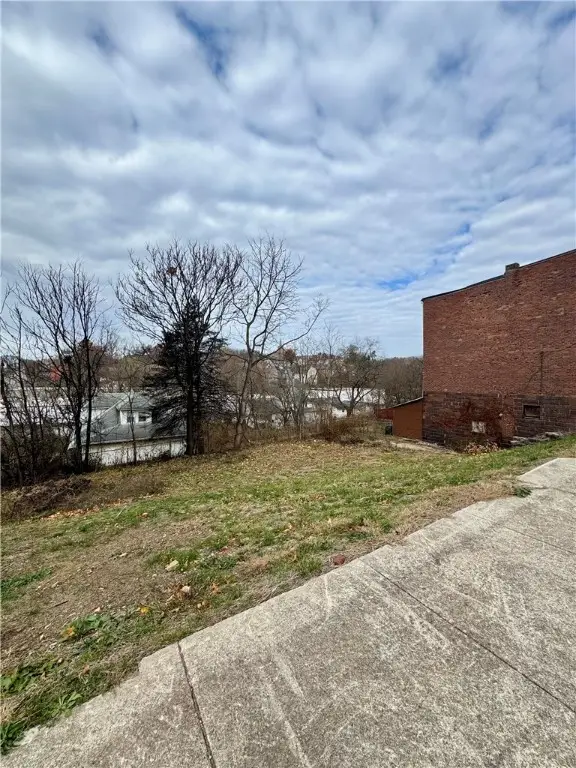 105 N 3rd St, Jeannette, PA 15644 - Image #3