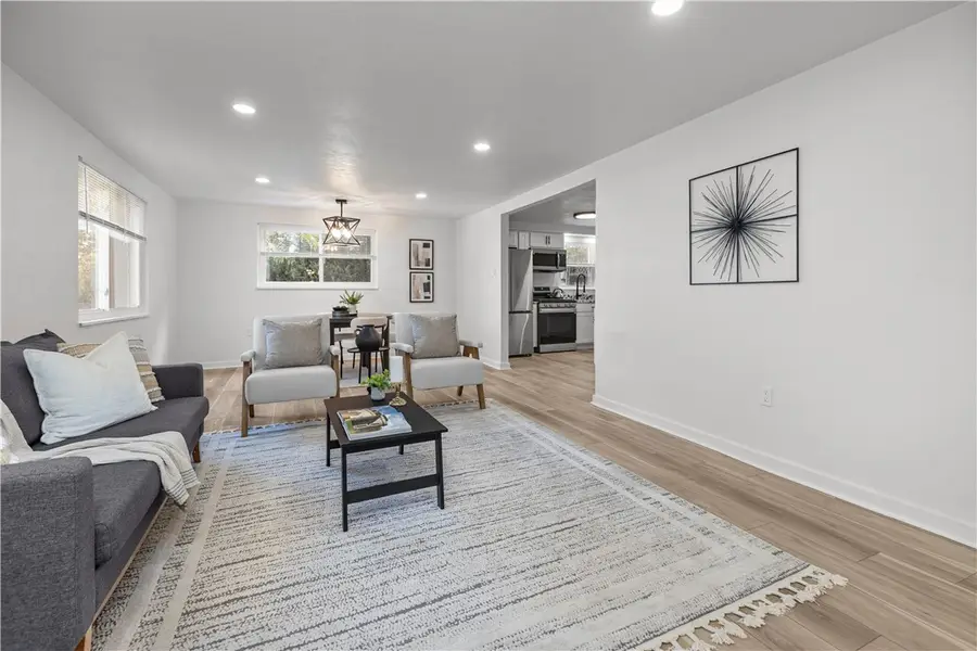 384 Logan Rd, Bethel Park, PA 15102 - Image #3