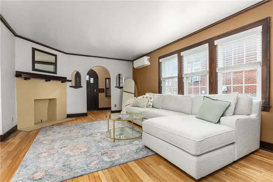 129 W Brentridge Ave, Brentwood, PA 15227 - Image #3