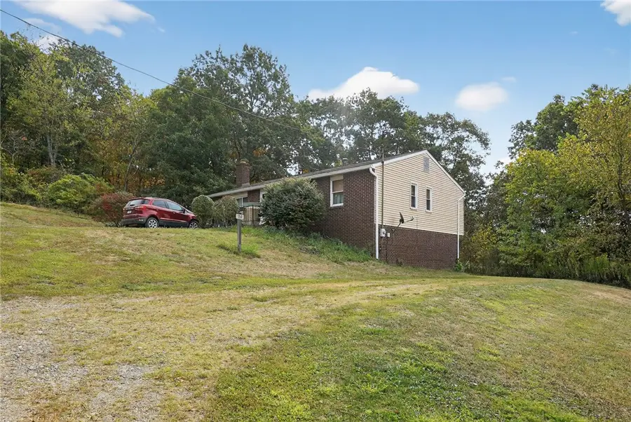 154 Patterson Farm Road, Clinton, PA 15026 - Image #3