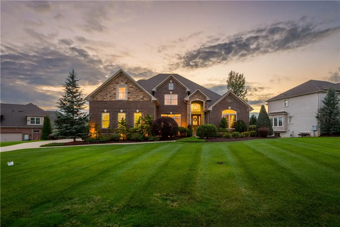 347 Buckingham Dr, Venetia, PA 15367 - Image #1