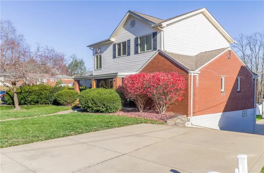 739 Linda Dr, Brookline, PA 15226 - Image #2