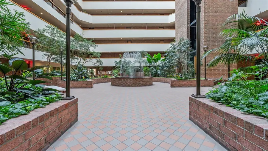 307 S Dithridge St #810, Pittsburgh, PA 15213 - Image #2