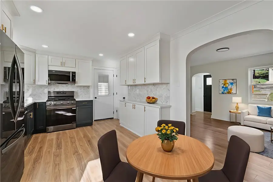 5322 Fredanna St, Pittsburgh, PA 15207 - Image #2