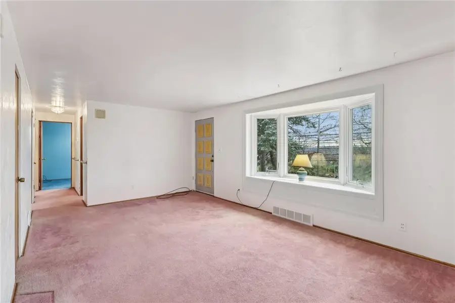 1704 Clairton Rd, West Mifflin, PA 15122 - Image #3