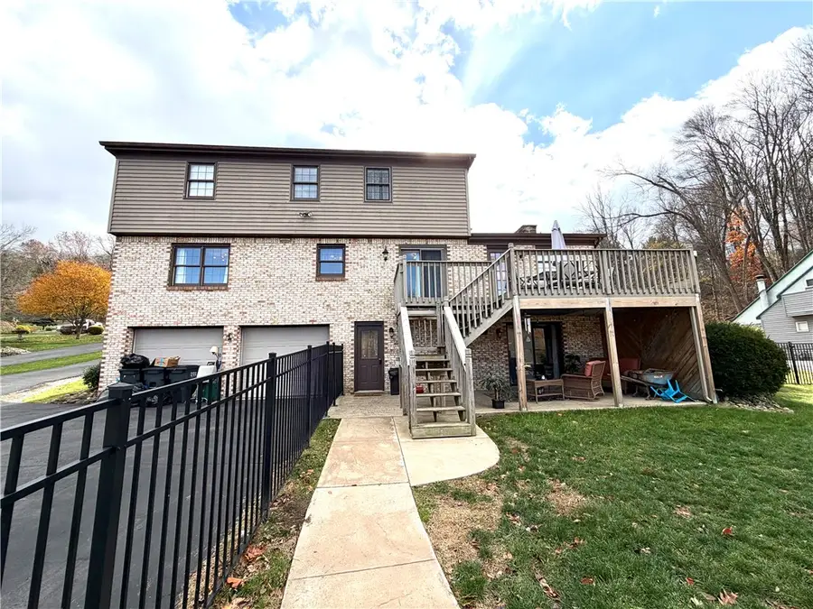 311 Amblewood Cir, Hempfield, PA 15601 - Image #3