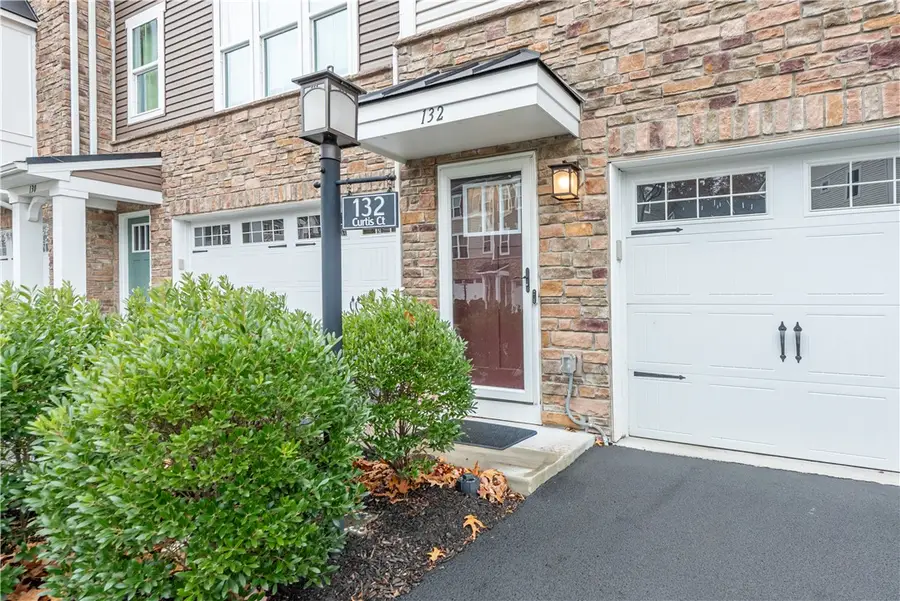 132 Curtis Court, Ross Township, PA 15237 - Image #2