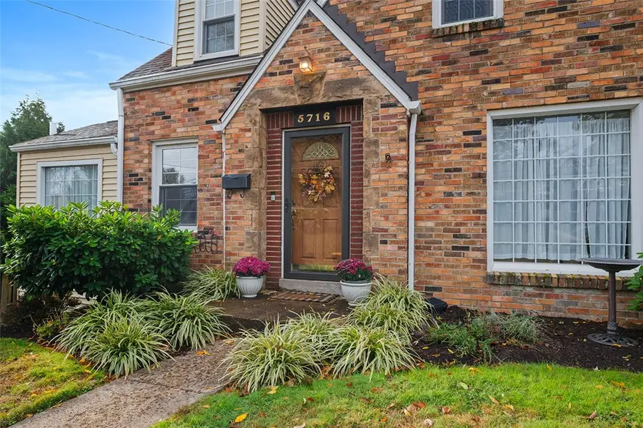 5716 Valleyview Drive, Bethel Park, PA 15102 - Image #2