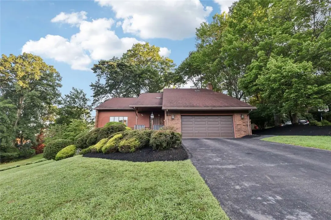 293 Lancewood Pl, Hempfield, PA 15601 - Image #1