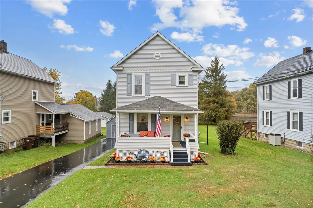 513 E Pine St, Grove City, PA 16127 - Image #1