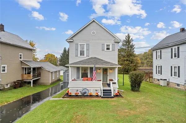 513 E Pine St, Grove City Boro, PA 16127