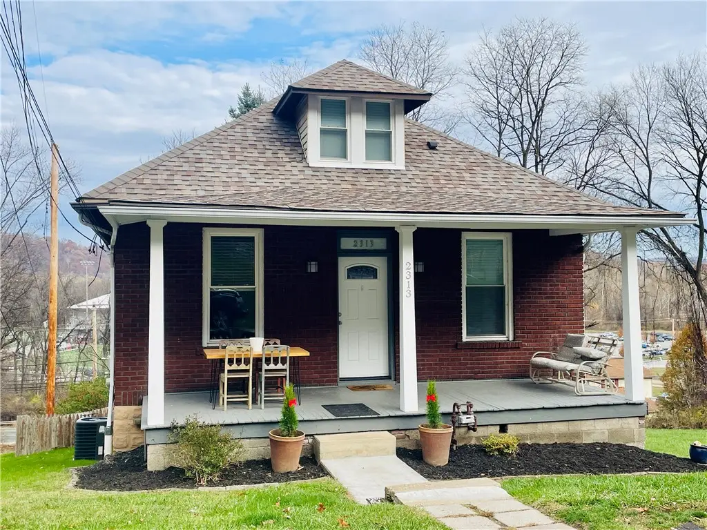 2313 Stratford Ave, Coraopolis, PA 15108 - Image #1