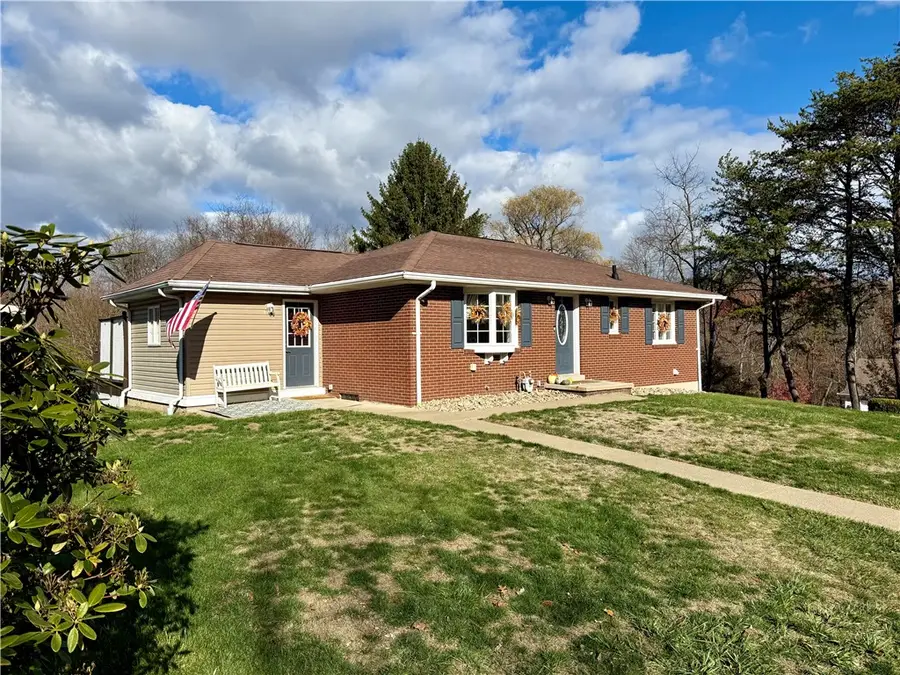 102 Oak Dr, Hopewell, PA 15001 - Image #2