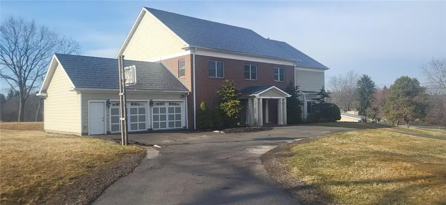 221 Felician Dr, Moon Township, PA 15108 - Image #3