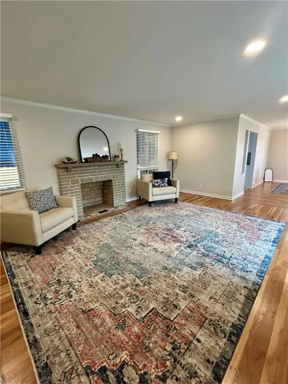 107 Grienbrier Dr, Carnegie, PA 15106 - Image #2