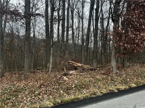 000 Lower Harmony Rd, Connoquenessing Twp, PA 16052