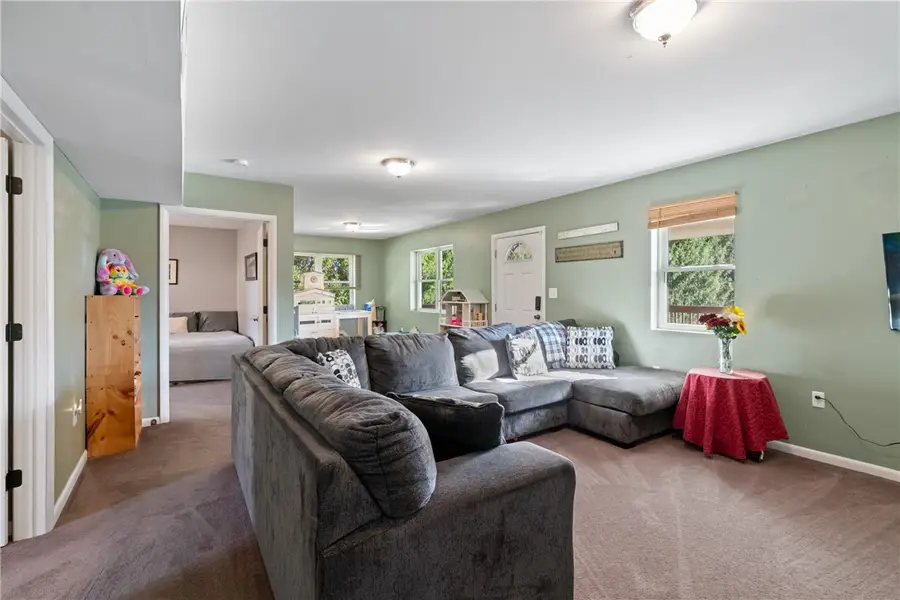 307 Pheasant Dr, Connoquenessing Township, PA 16033 - Image #3