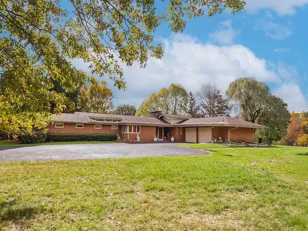 4555 Glen Eden Rd, Cranberry Twp, PA 16066