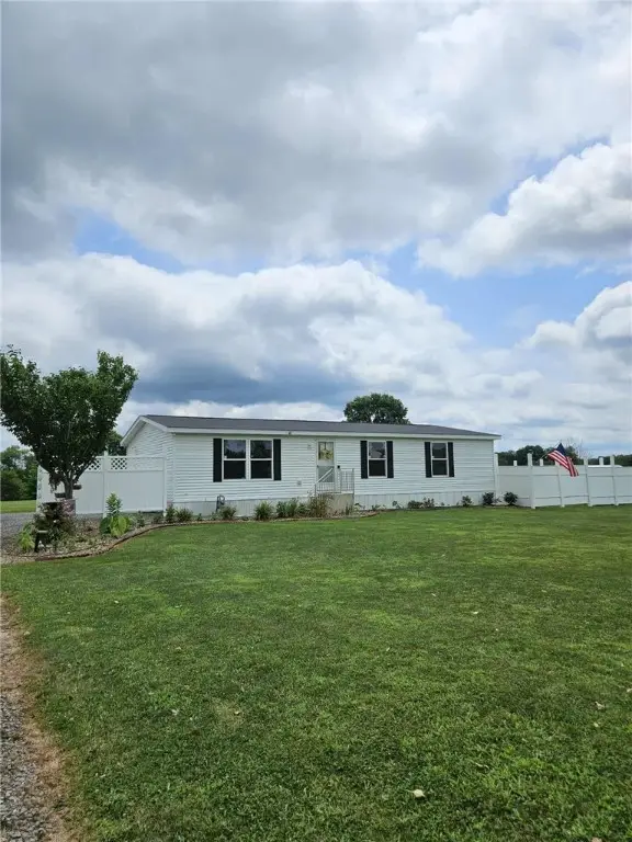 145 Boomerang Rd, Mercer Twp, PA 16038