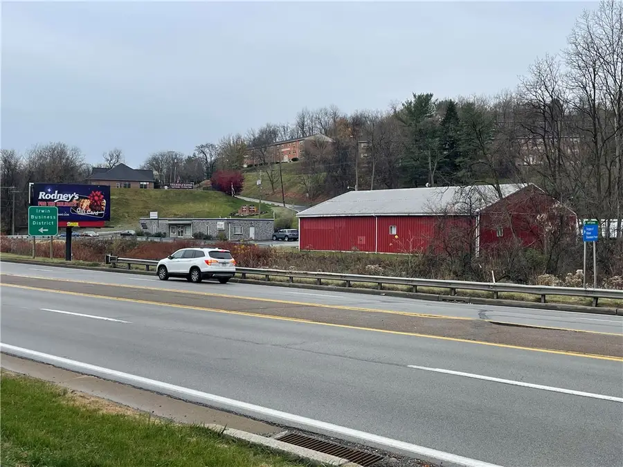 28 Fairwood Dr, Irwin, PA 15642 - #2