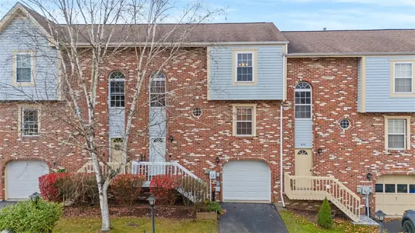 522 Carters Grove Dr, Richland, PA 15044