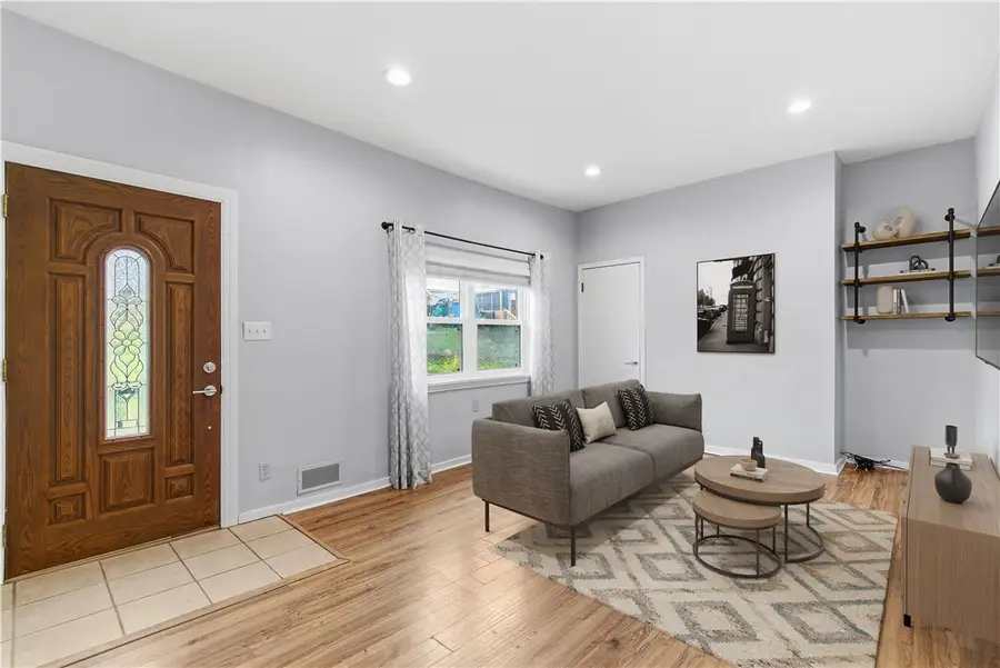 5241 Dresden Way, Pittsburgh, PA 15201 - Image #3