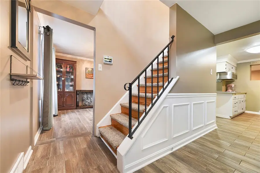 1146 Airedale Dr, Bethel Park, PA 15102 - Image #3