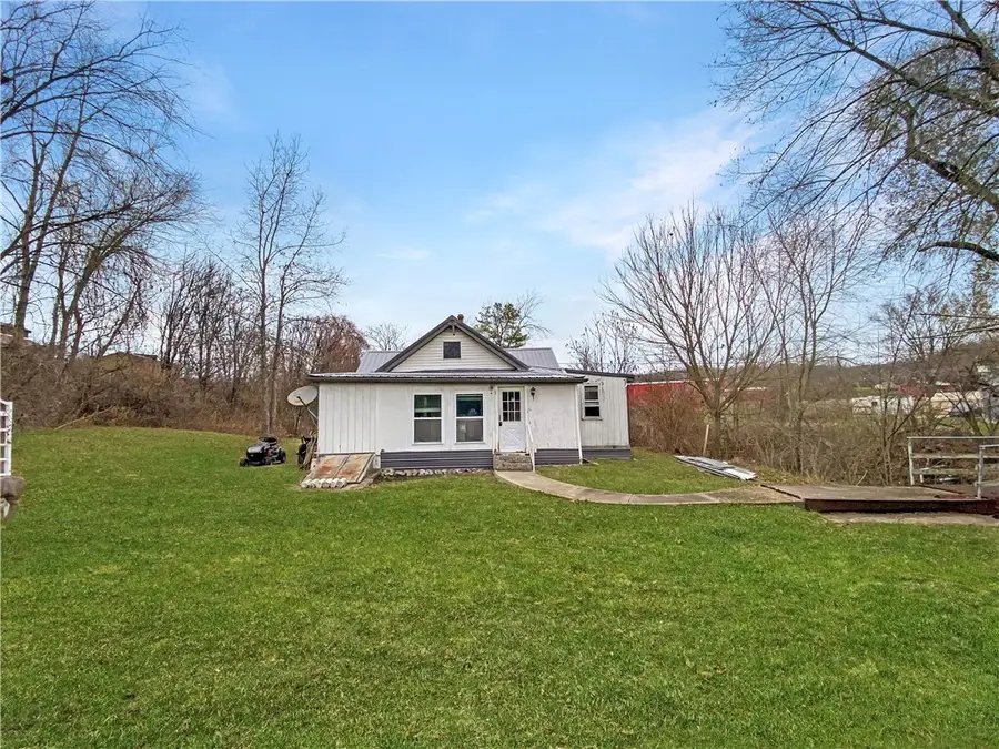 26 Mcnair Ave, Slovan, PA 15078 - Image #2