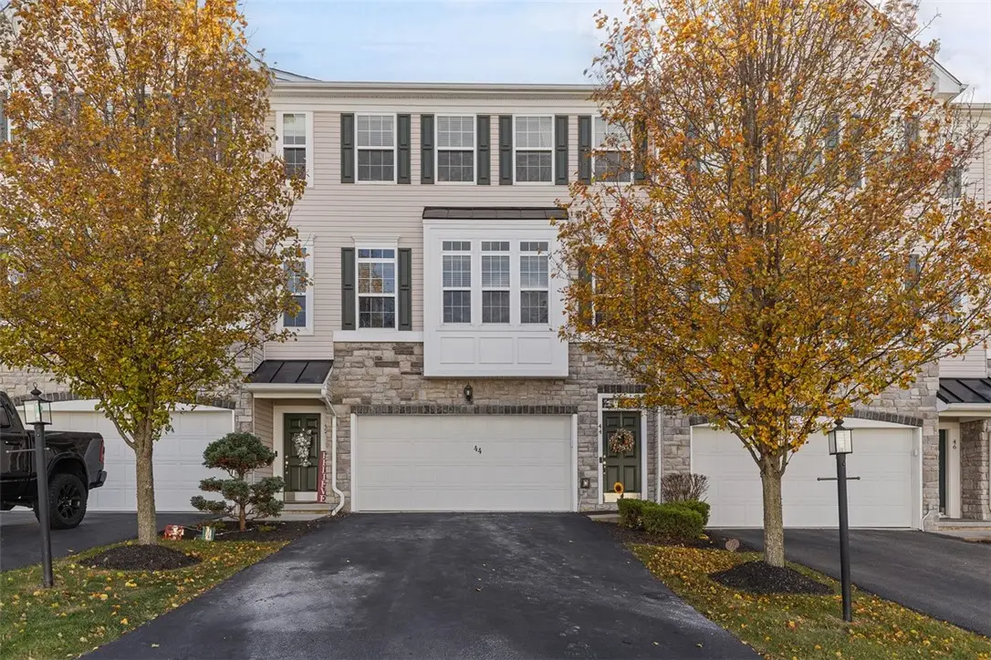 44 Coolidge Dr, Kennedy, PA 15136 - Image #1