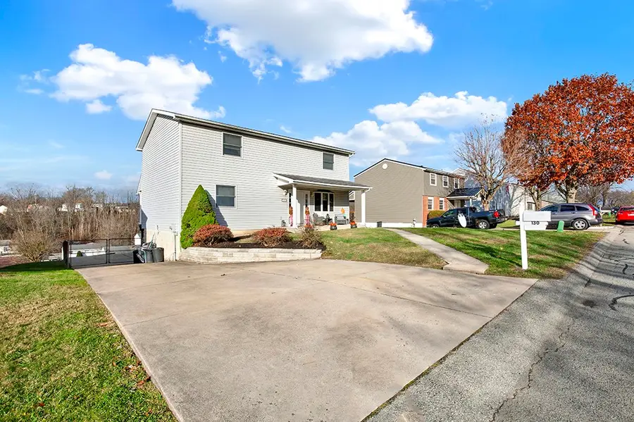 130 Tippecanoe Dr, Hempfield, PA 15601 - Image #2