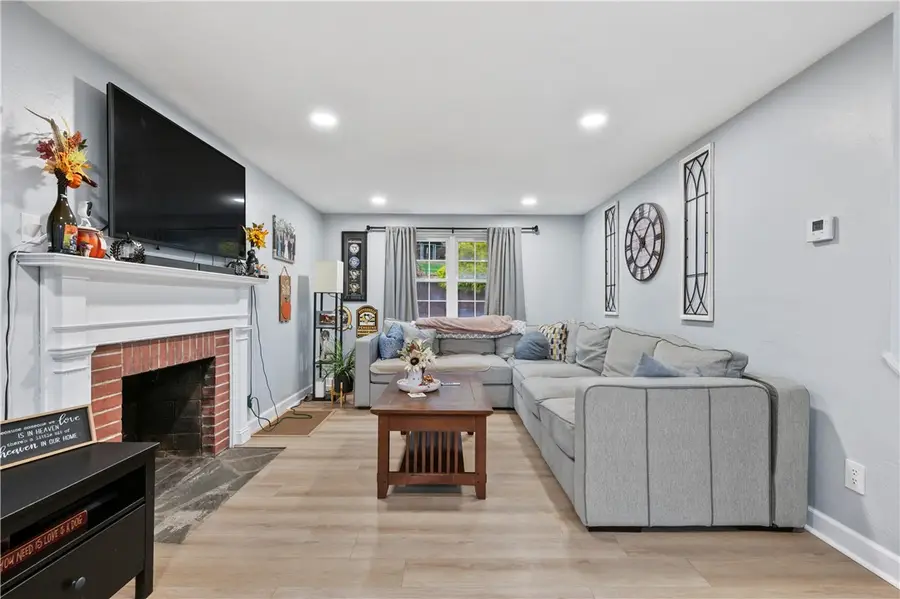 5300 Spring Valley Dr, Whitehall, PA 15236 - Image #3