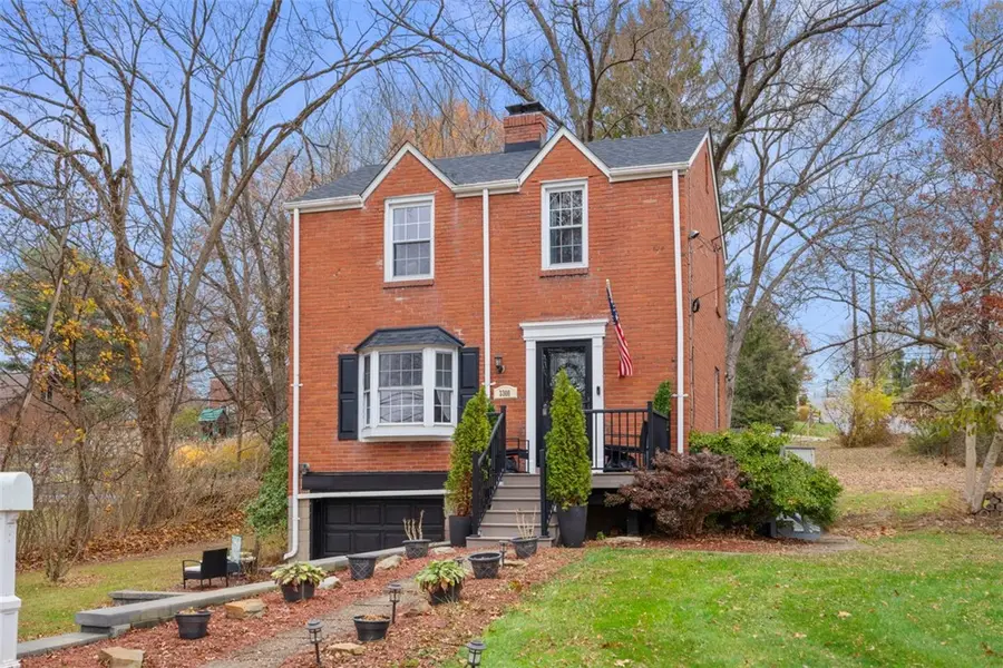 3300 Crestview Dr, Bethel Park, PA 15102 - Image #2