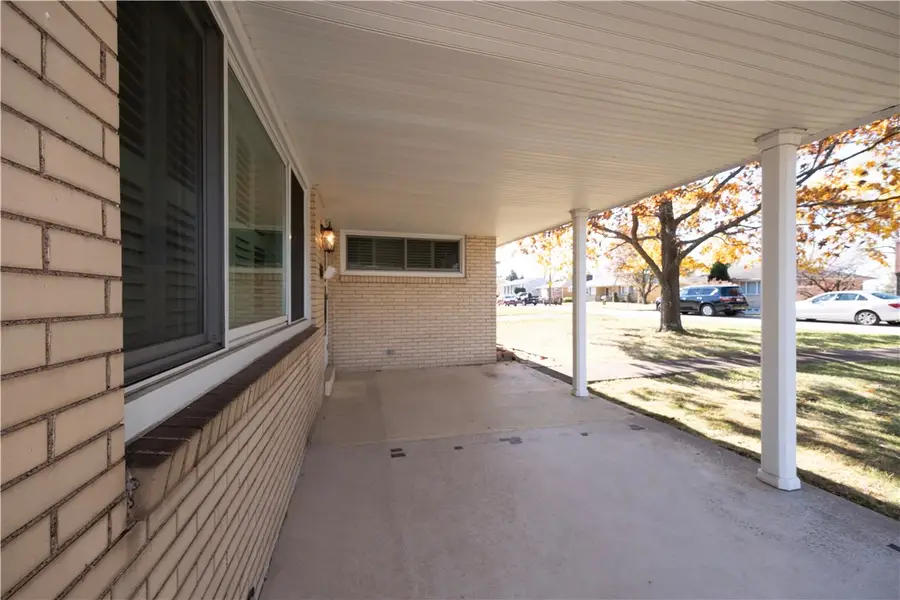 967 Illinois Ave, Braddock Hills, PA 15221 - Image #2