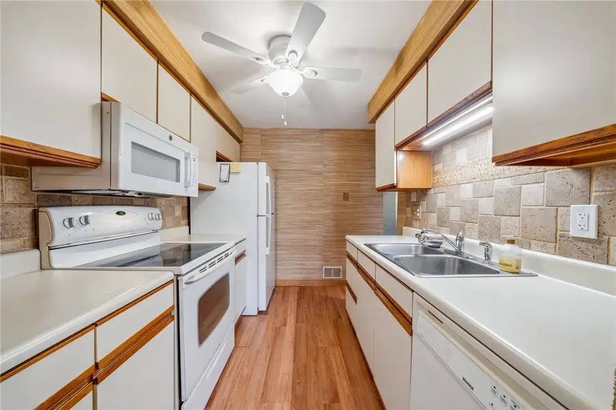 212 Pine Court, Ross Township, PA 15237 - Image #3