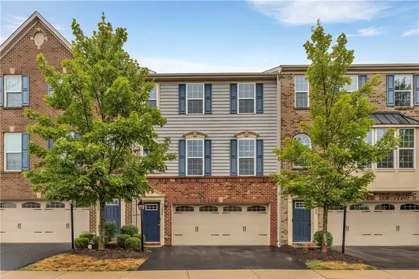 1304 Pointe View Dr, Adams Twp, PA 16046