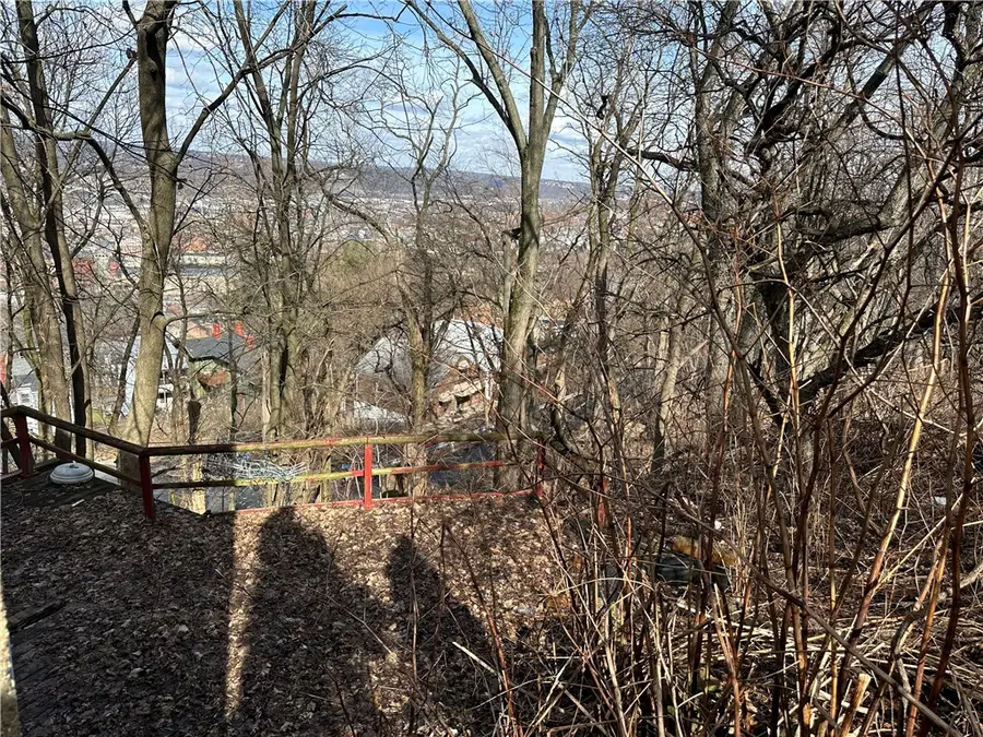 730 Mcneil Pl, Pittsburgh, PA 15219 - Image #2