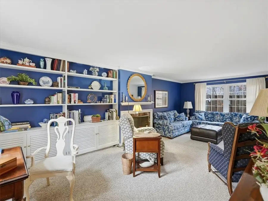 125 E Sandle Ave, McCandless, PA 15237 - Image #2