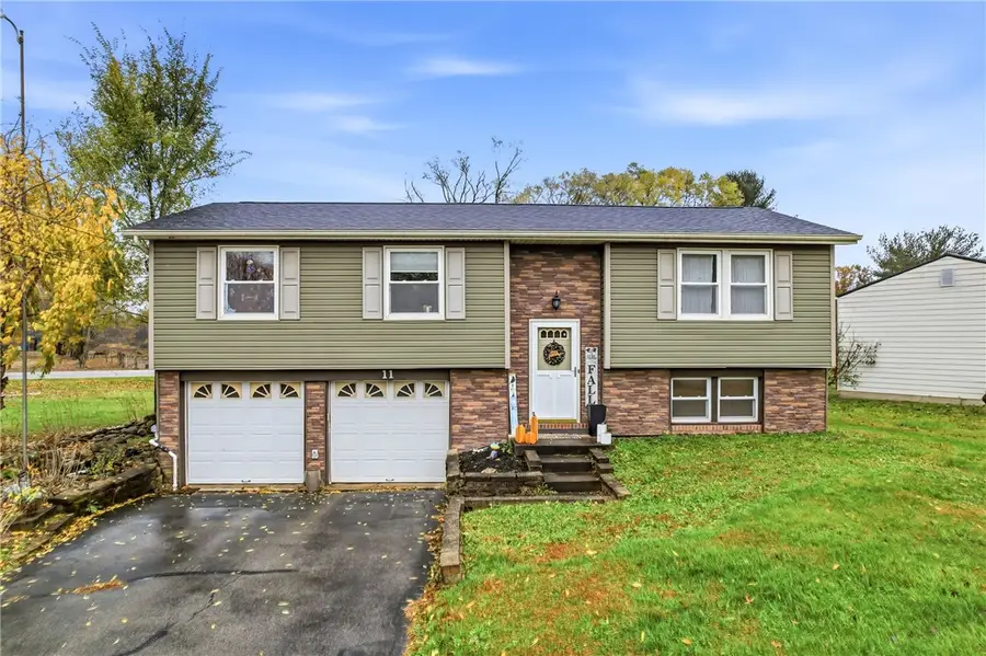 11 Clubhouse Dr, Shenango, PA 16159 - Image #2