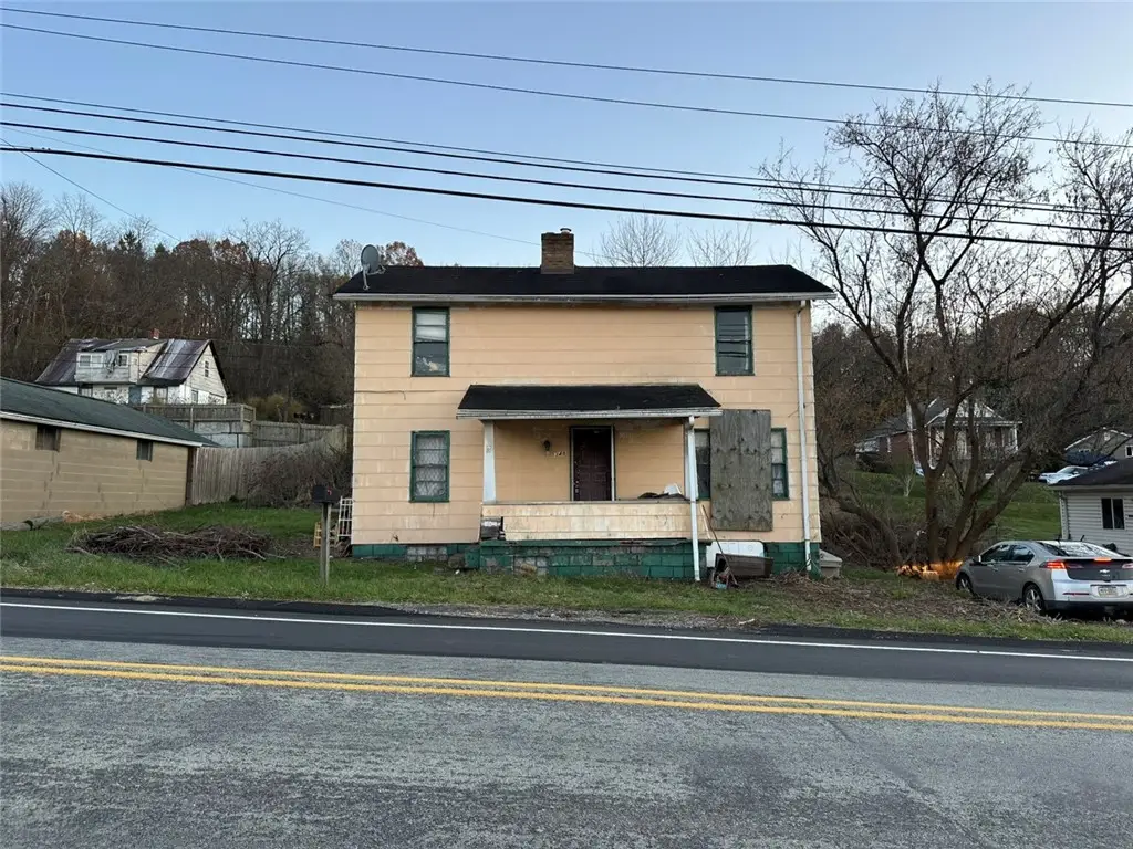 348 Oak Rd, Bairdford, PA 15044 - Image #1