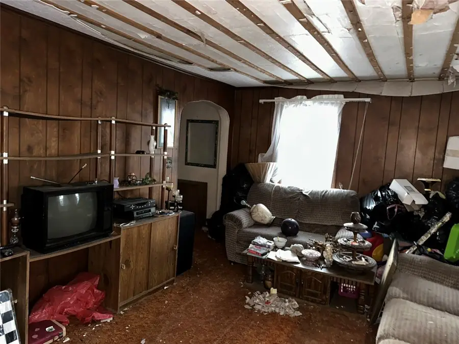 348 Oak Rd, Bairdford, PA 15044 - Image #2