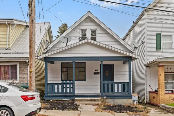 42 Hickory St, Etna, PA 15223