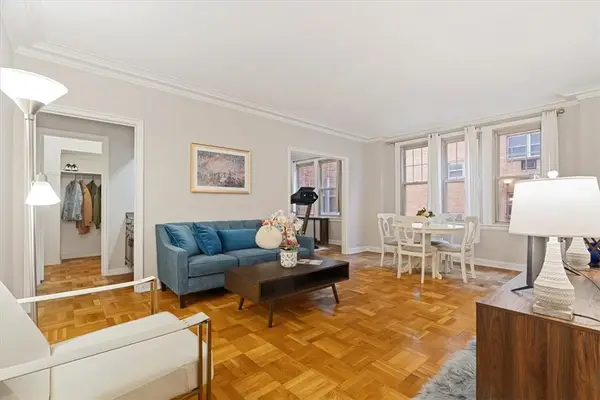 144 N Dithridge St #407, Oakland, PA 15213