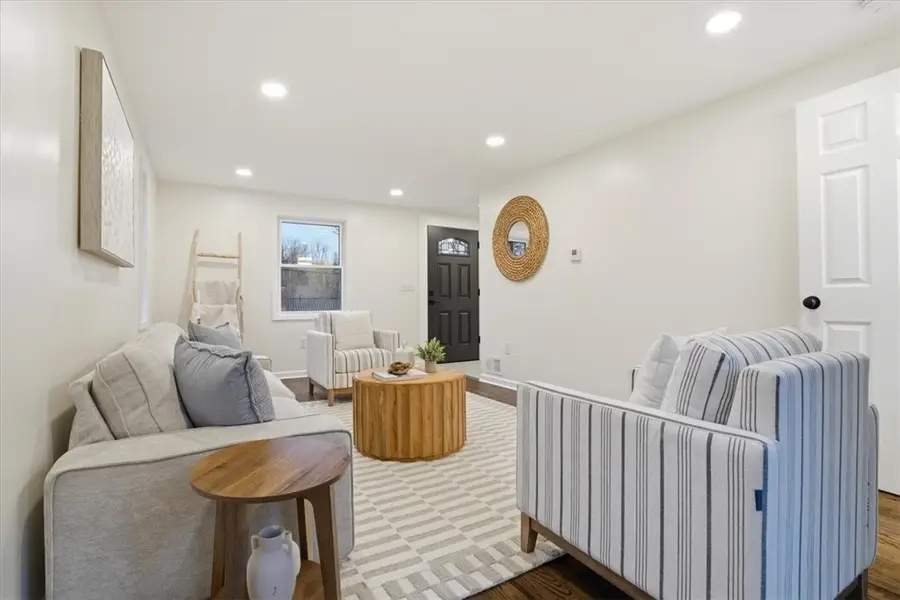 540 Springdale Dr, Penn Hills Township, PA 15235 - Image #2