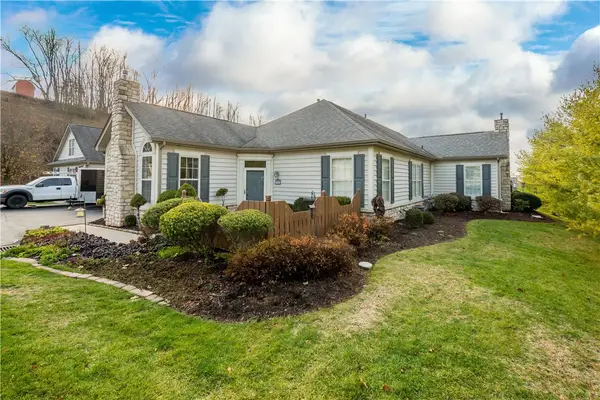 1608 Saint Andrews Dr, South Strabane, PA 15301